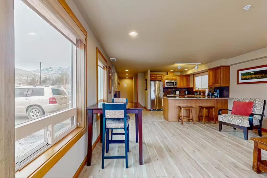 Driftin' Cabanas Chelan Extérieur photo